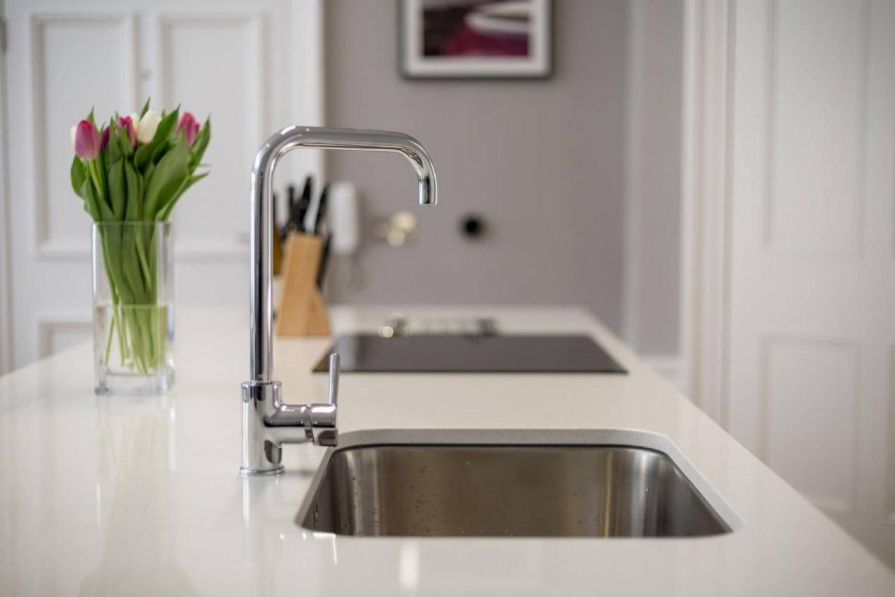 Joivy Spacious And Bright 1Bed Apt, Short Walk From Princes Street Edinburgh Ngoại thất bức ảnh