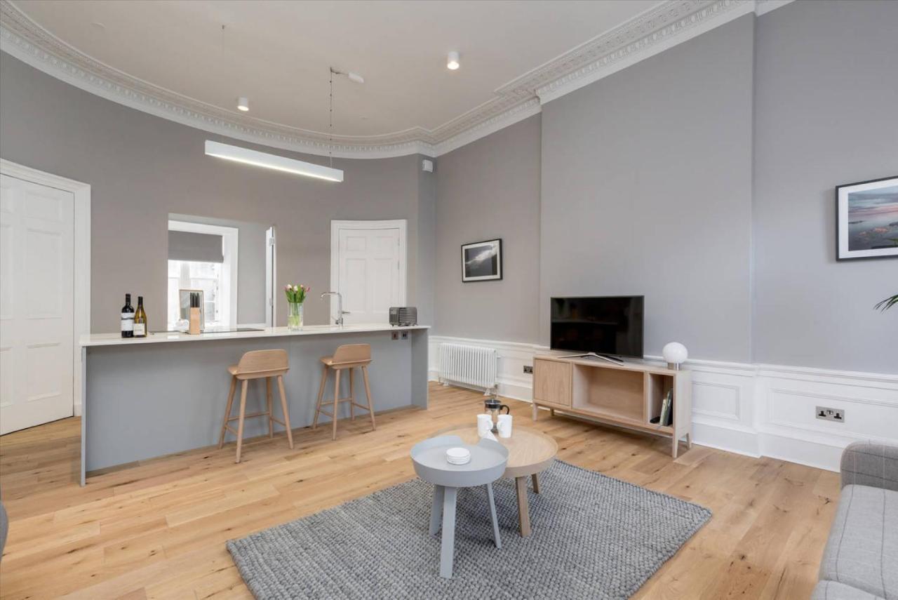 Joivy Spacious And Bright 1Bed Apt, Short Walk From Princes Street Edinburgh Ngoại thất bức ảnh